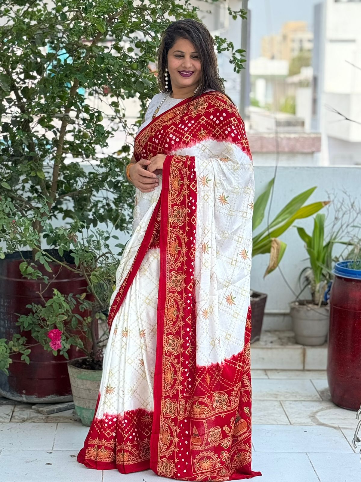 SV Tulshi Pure Gajji Bandhej Printed Wedding Sarees Wholesale Market In Surat 